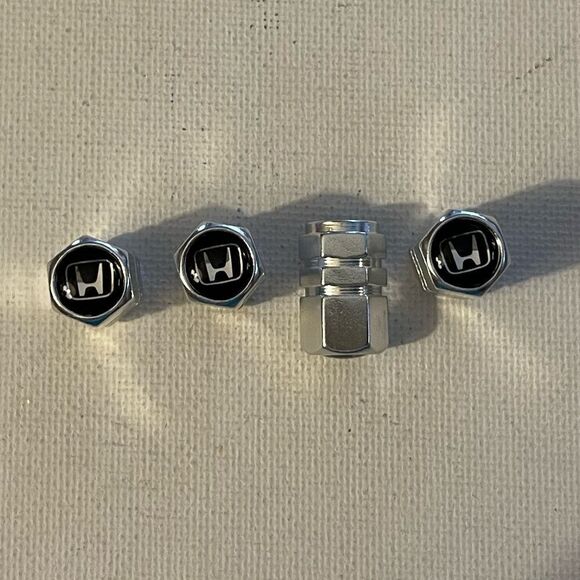 Honda Logo valve Stem caps in Silver set of 4 NWT - Picture 2 of 5
